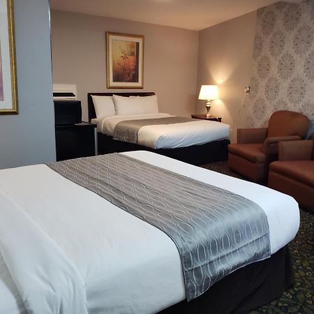 Regency Inn & Suites Cornwall Esterno foto