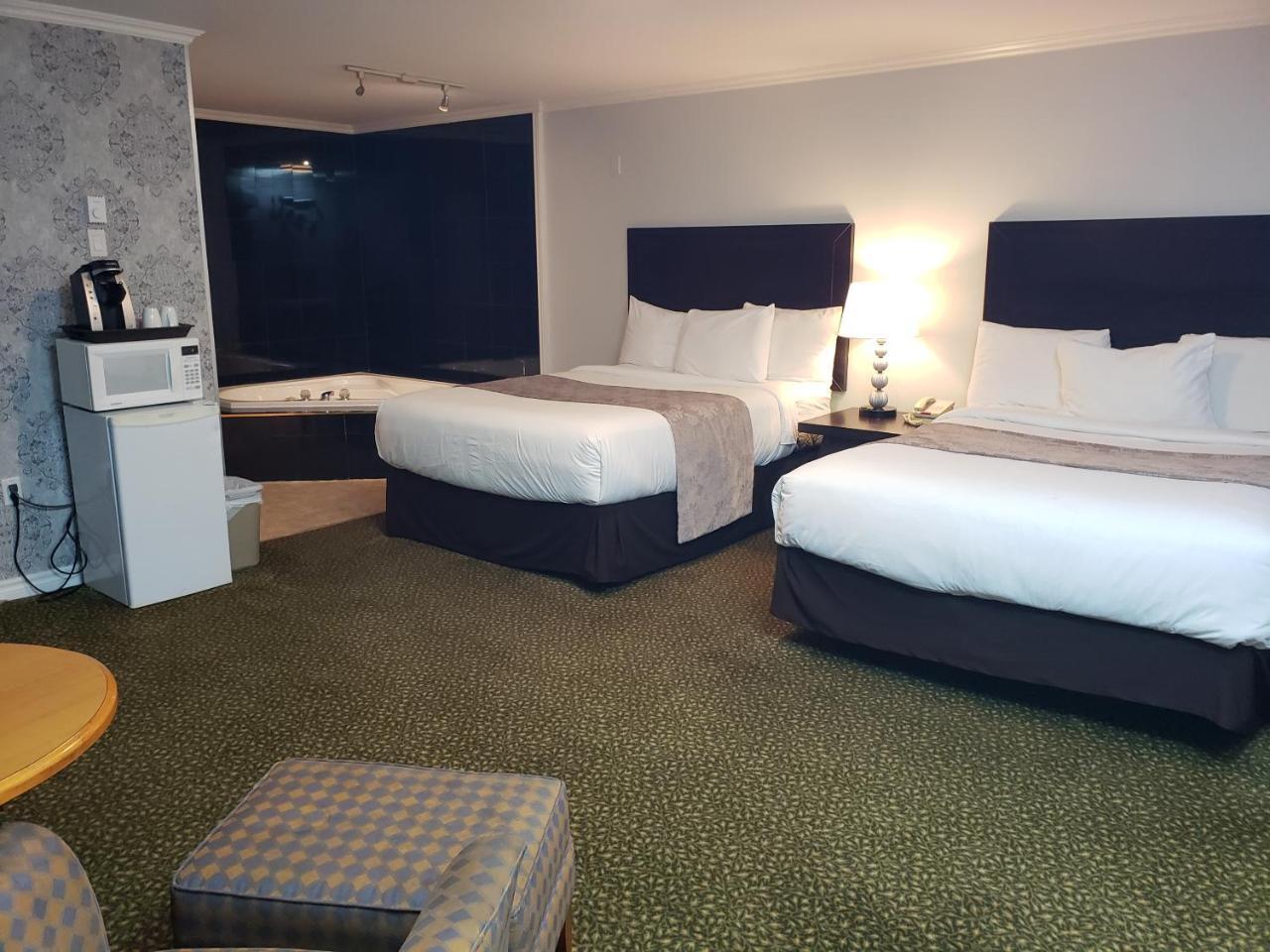 Regency Inn & Suites Cornwall Esterno foto