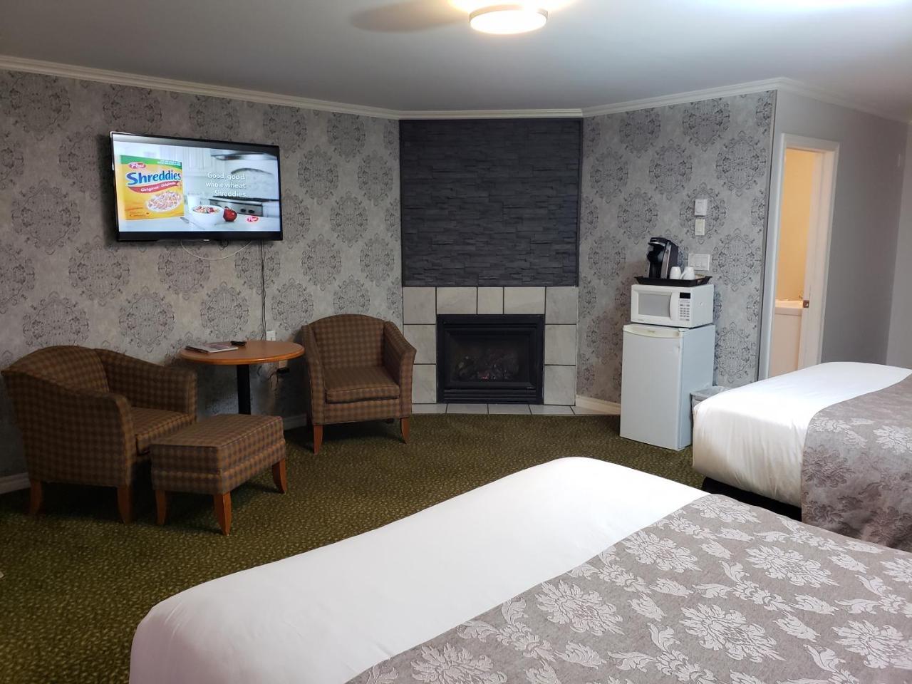 Regency Inn & Suites Cornwall Esterno foto